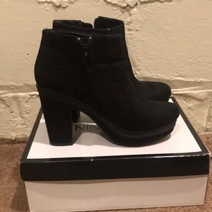 Steve Madden black heeled booties